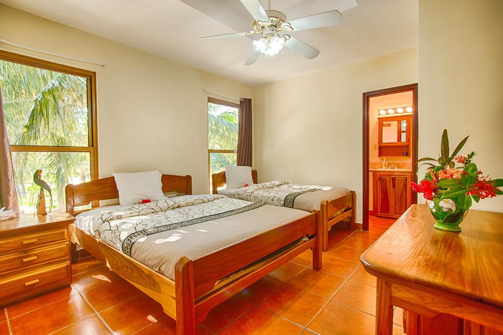 Wild Orchid Hotel Placencia Exterior photo